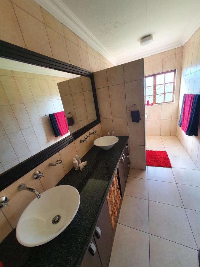 Life Tours & Accommodation Boksburg Ngoại thất bức ảnh