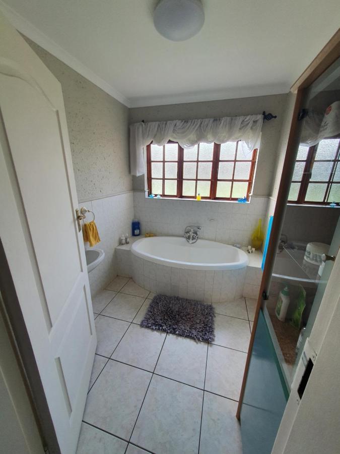 Life Tours & Accommodation Boksburg Ngoại thất bức ảnh